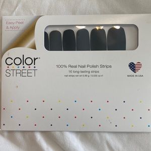 Color street nail strips in US Navy